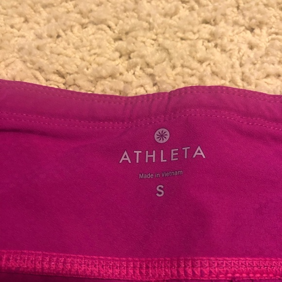 Athleta Dobby Be Free Knicker Capri Leggings in pink - Picture 4 of 5